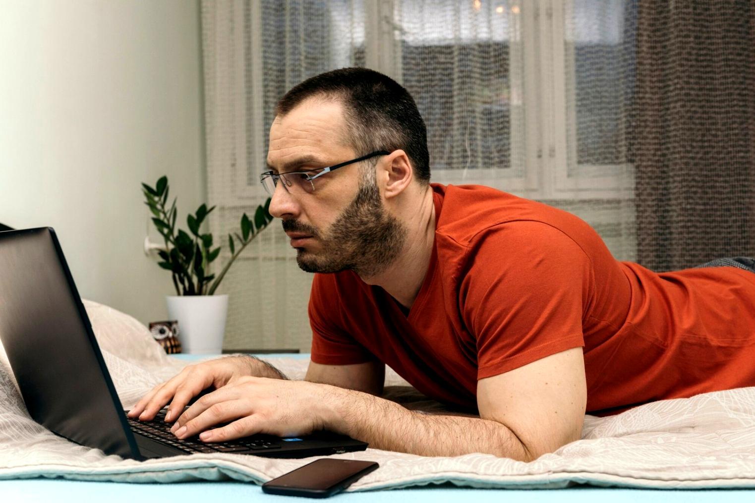 Moderne Lernumgebung mit digitalen Materialien